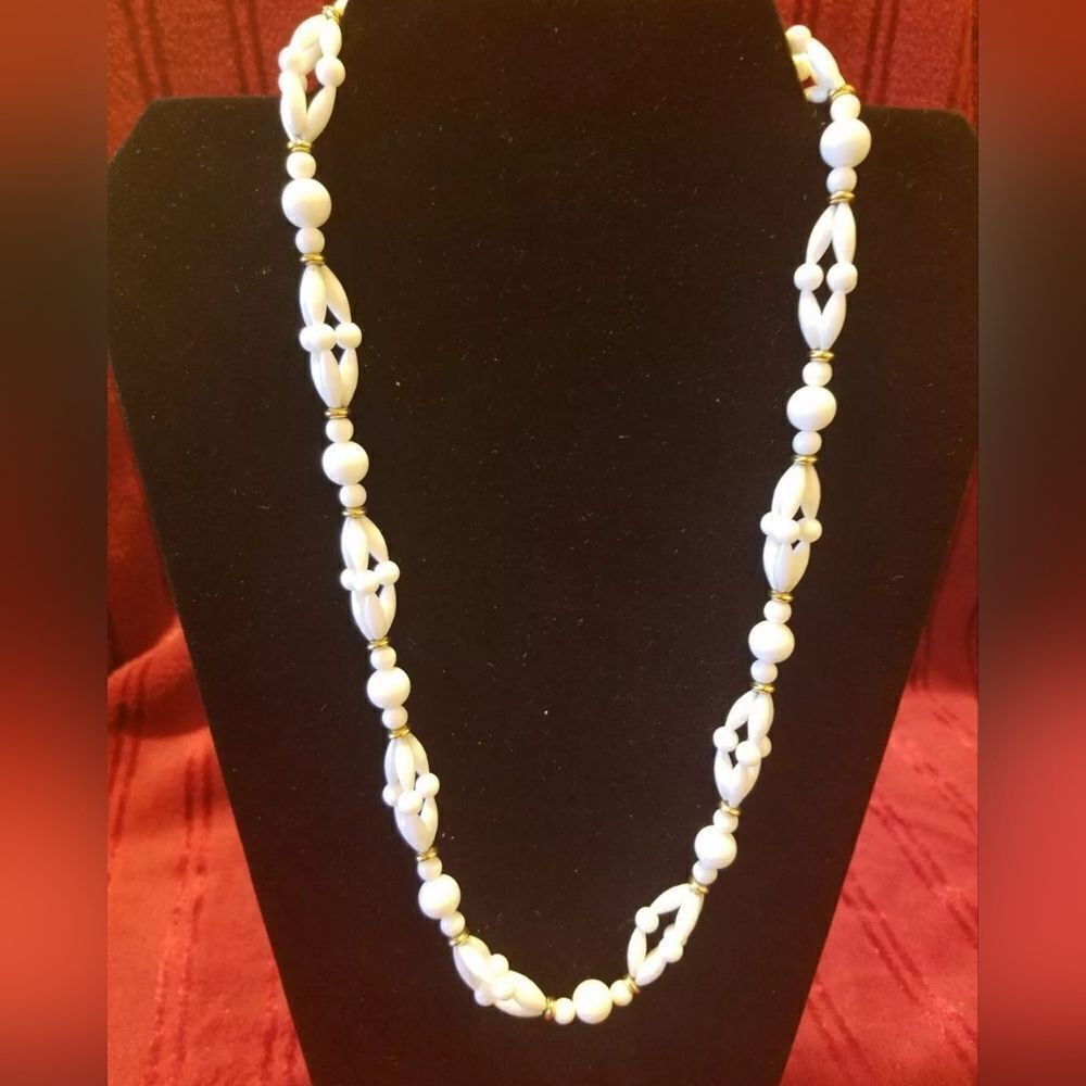 Vintage Trifari signed White bead necklace with gold beads